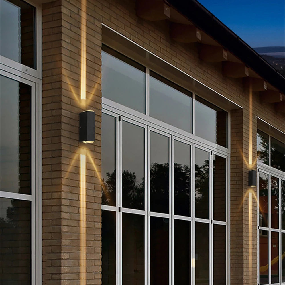 LumiGlow Außenwandleuchte – Stimmungsvolles und Wetterbeständiges Licht