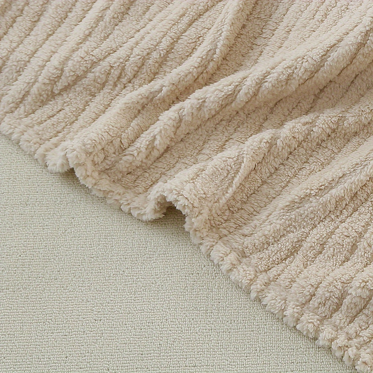 BabySnug Decke – Multifunktionale Kapuzen-Decke mit Khaki Streifen für Babys