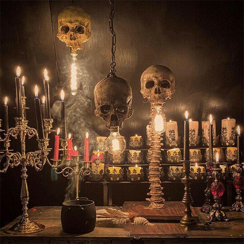 Schedel-Lampe mit Wirbelsäule – Mystisches und einzigartiges Interieurstück