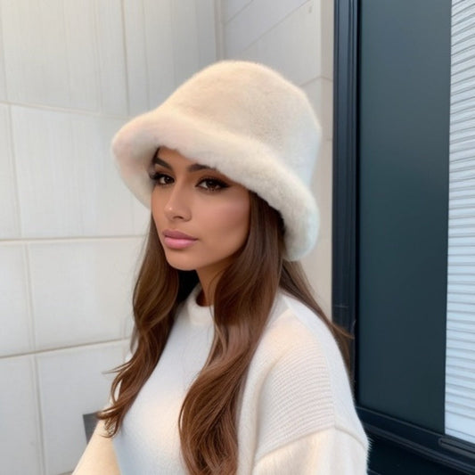 Livia Winterhut – Luxus Kunstpelz mit Ohrenklappen