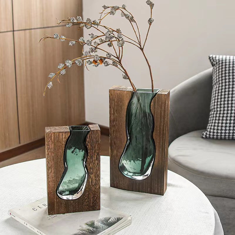 Elegante Glasvase mit Holzfuß – Stilvolle Dekoration für jeden Raum