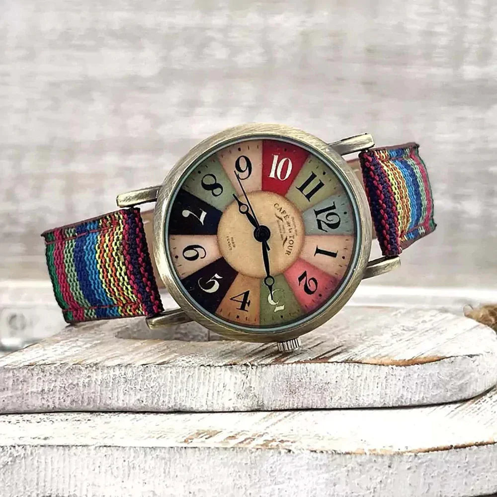 Luna Retro Uhr – Für einen Buntes und Verspieltes Styling