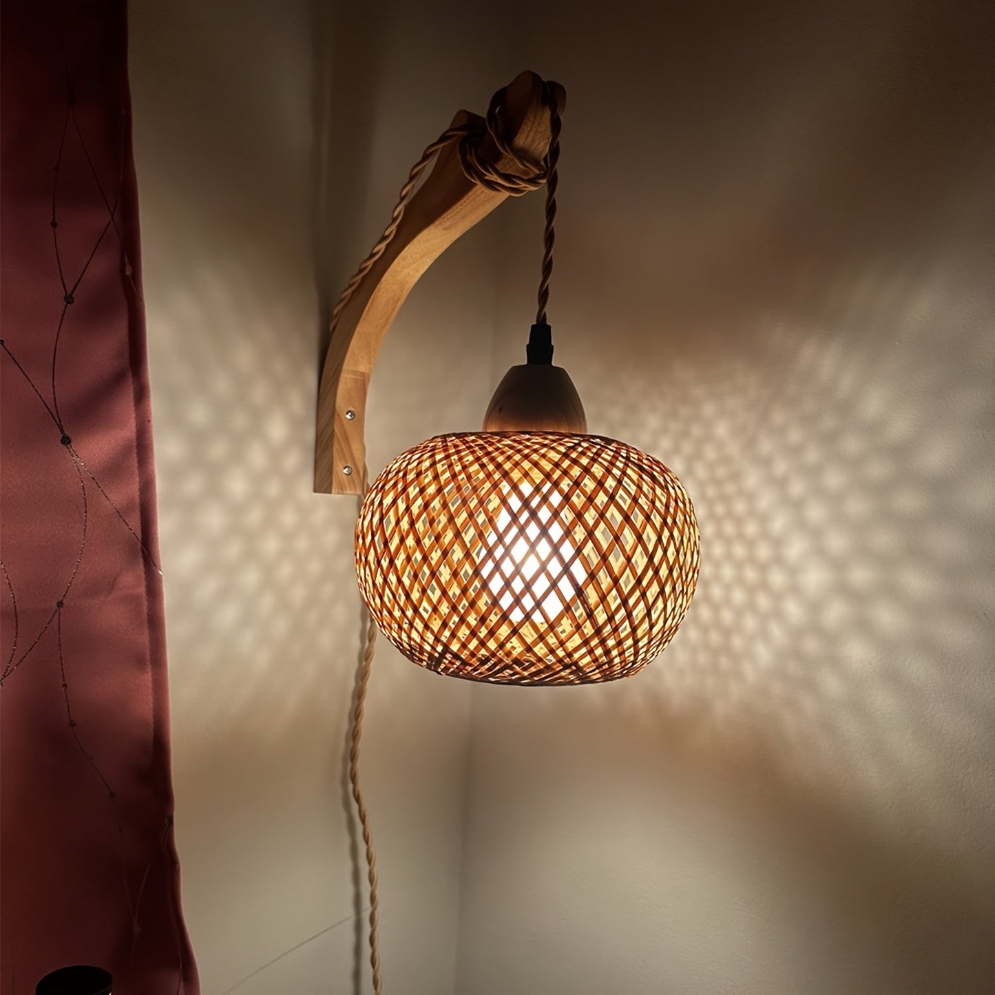Rustikale Bambus Wandleuchte – Geflochtener Schirm mit Vintage-Stil und Stecker