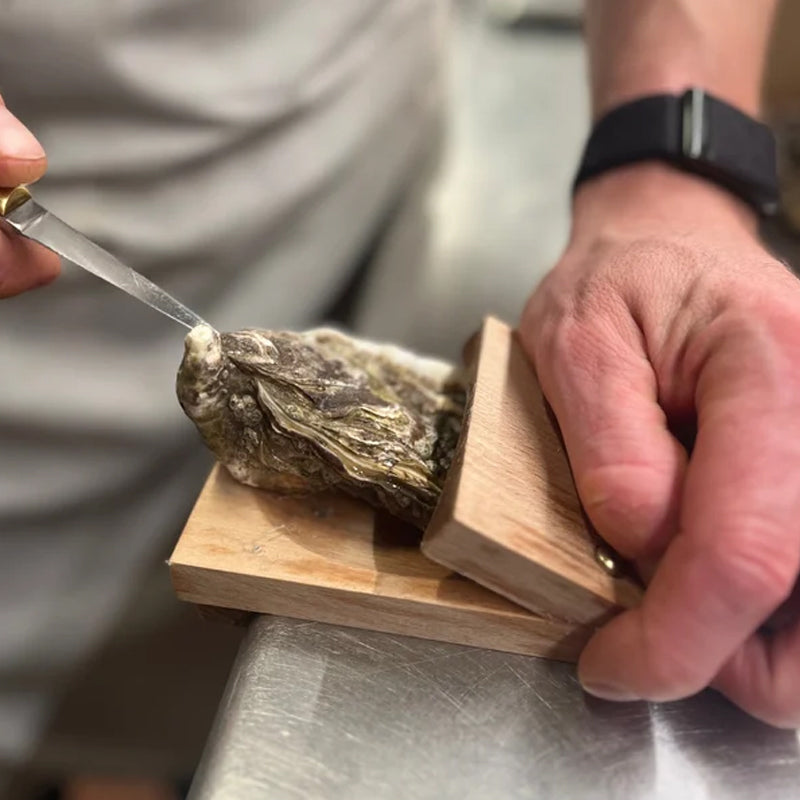 Praktischer Austernöffner aus Holz – Sicher und Effizient in der Anwendung
