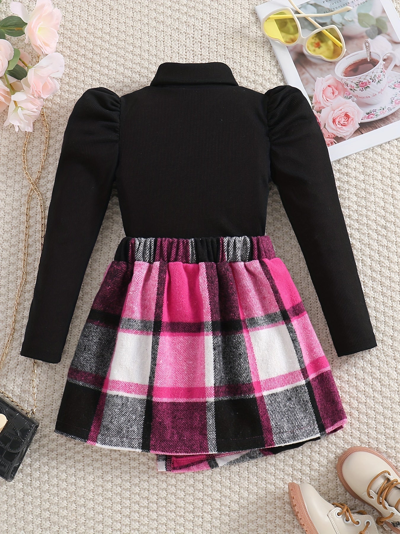 Elegantes Turtleneck Outfit für Kinder - Karorock und Pullover Set
