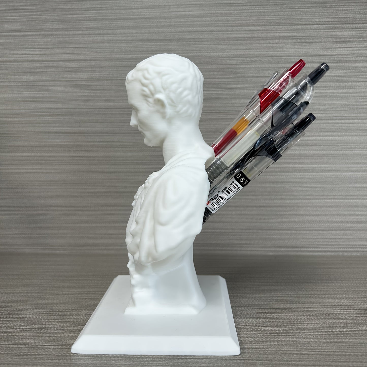 Caesars Feder – Kreativer Julius Caesar Stifthalter