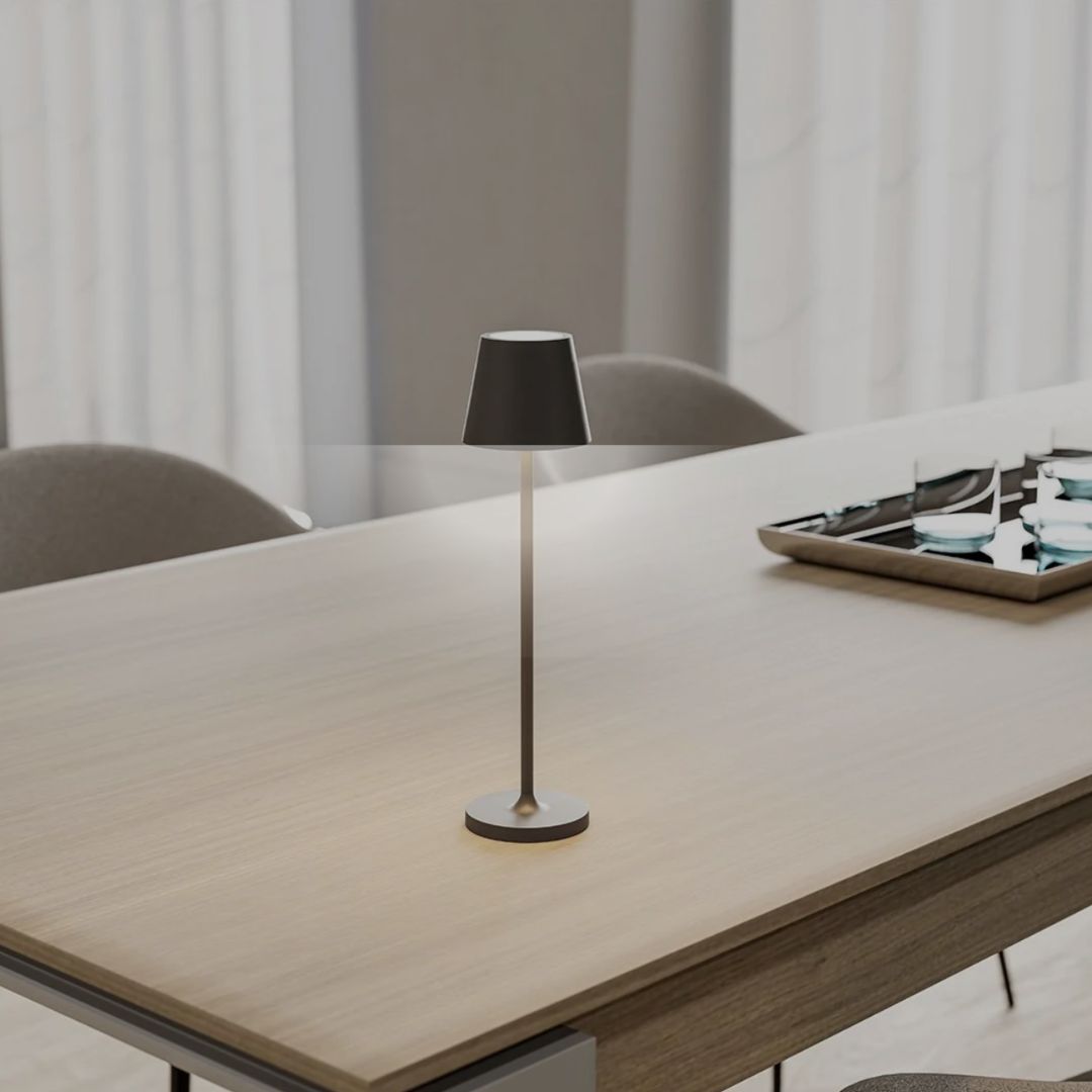 Minimalistische LED-Tischlampe