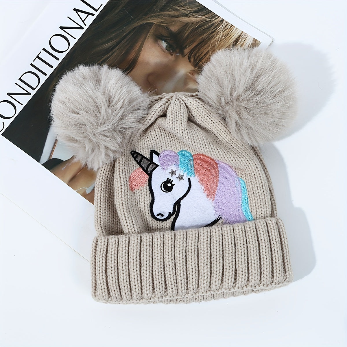 Lila Einhornmütze für Kinder - Gemütlich und Warm mit Pompons