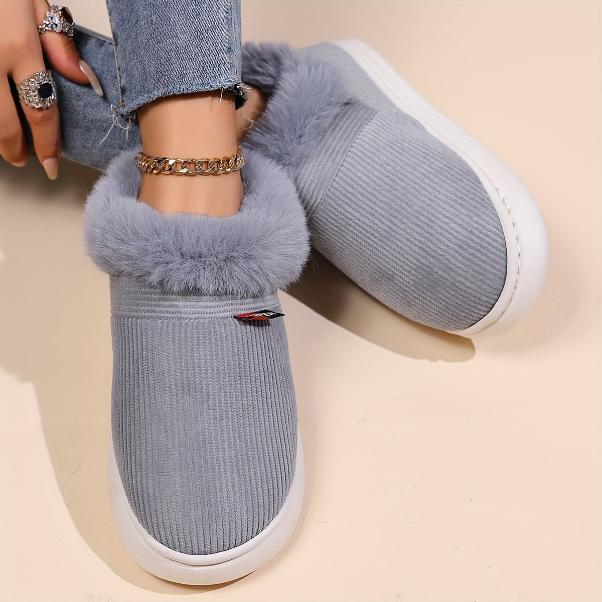 Liza Fluffy Hausschuh – Wärme und Komfort für Damen