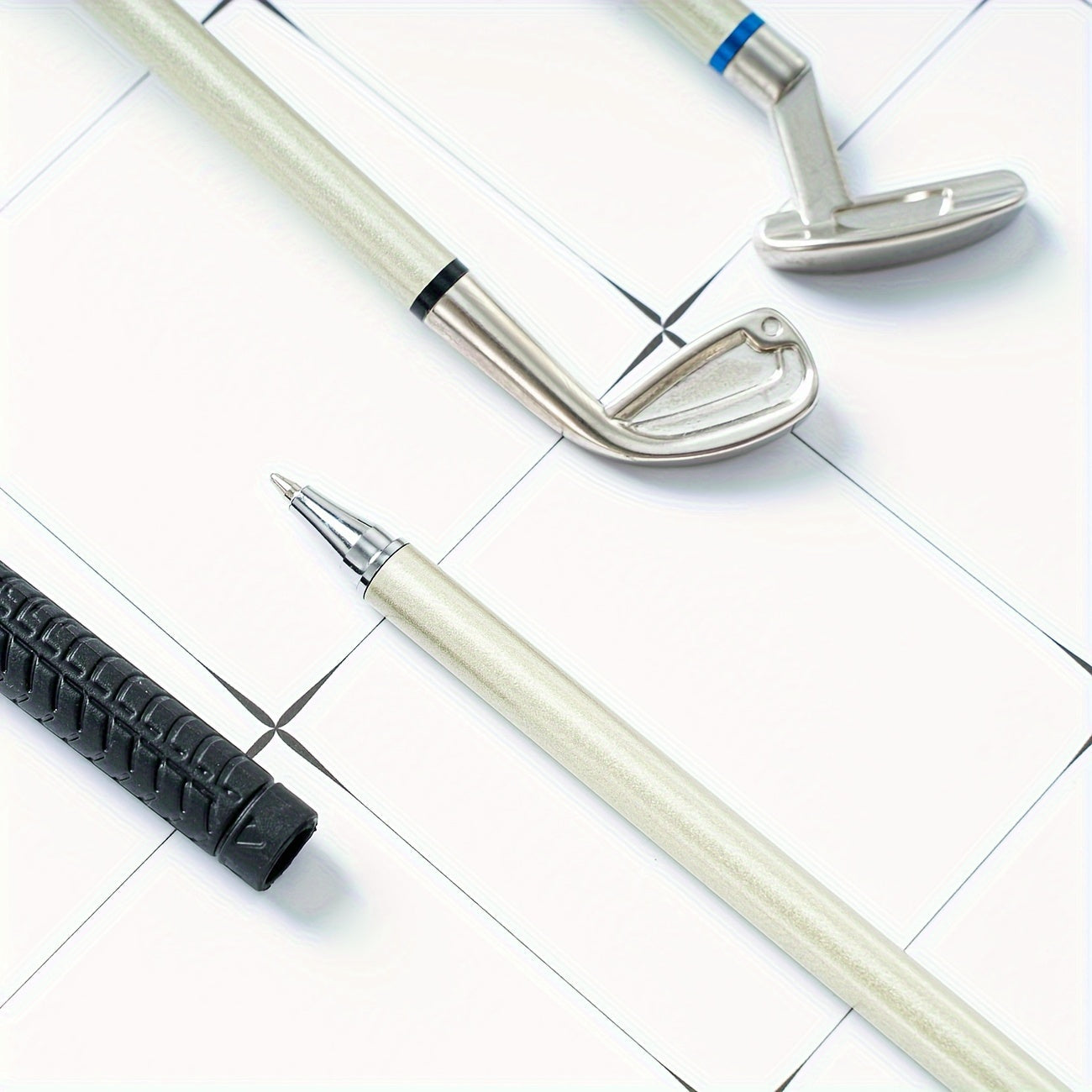 Mini Golf Set – Für Spaß und Wettkampf als Geschenk für Paare