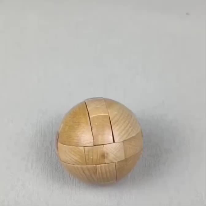 Holzpuzzle-Herausforderung – Gemeinsam Lernen und Spielen