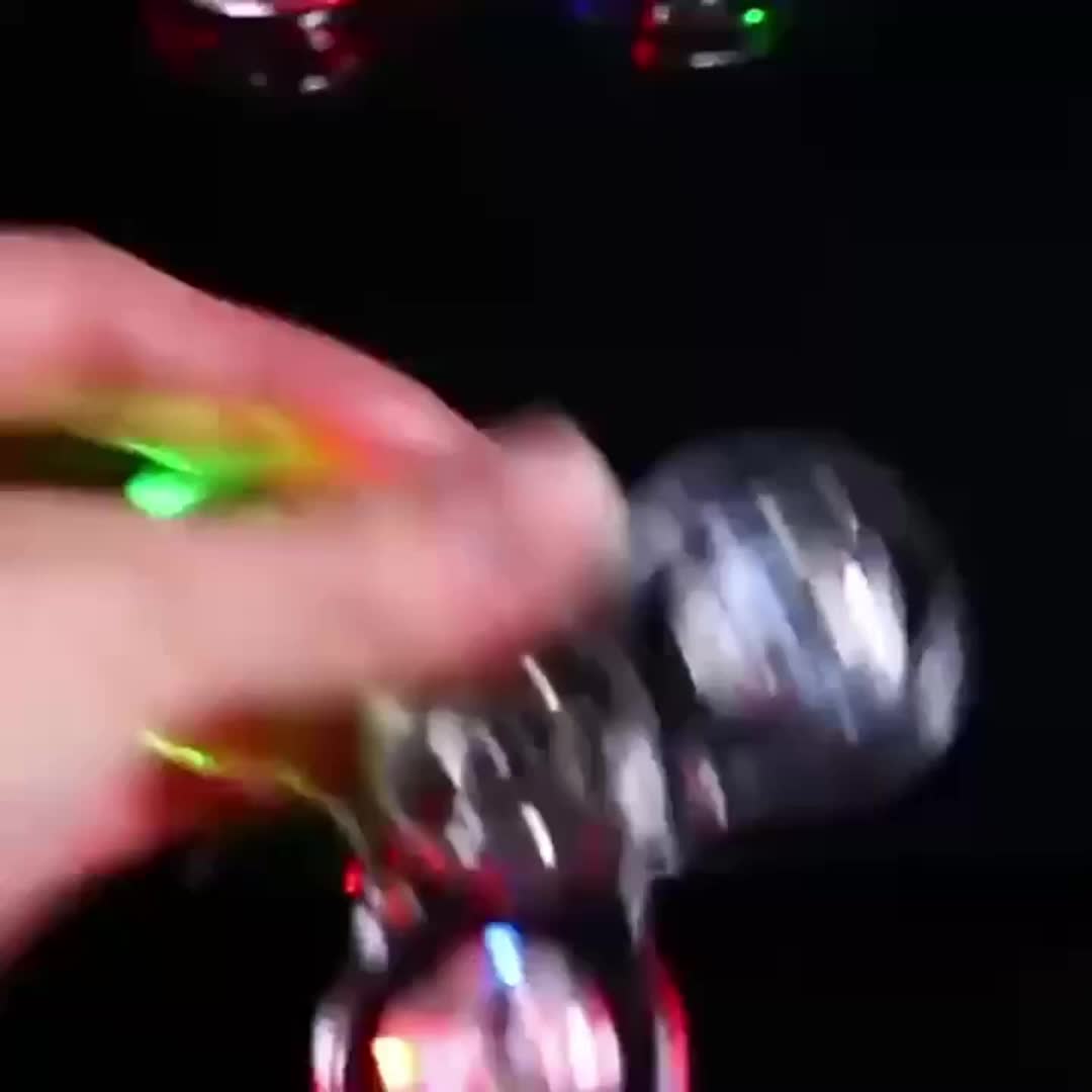 Leuchtende Fidget Spinner – Spielen und Entspannen