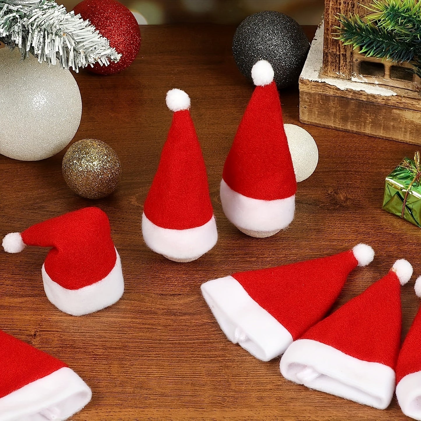 Weihnachtsmann-Hüllen Set – Für einen festlichen Tisch