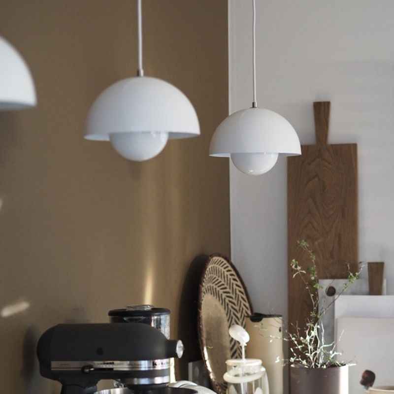 Nordic Bloom Hängeleuchte – Farbenfrohes Design und Warme Atmosphäre