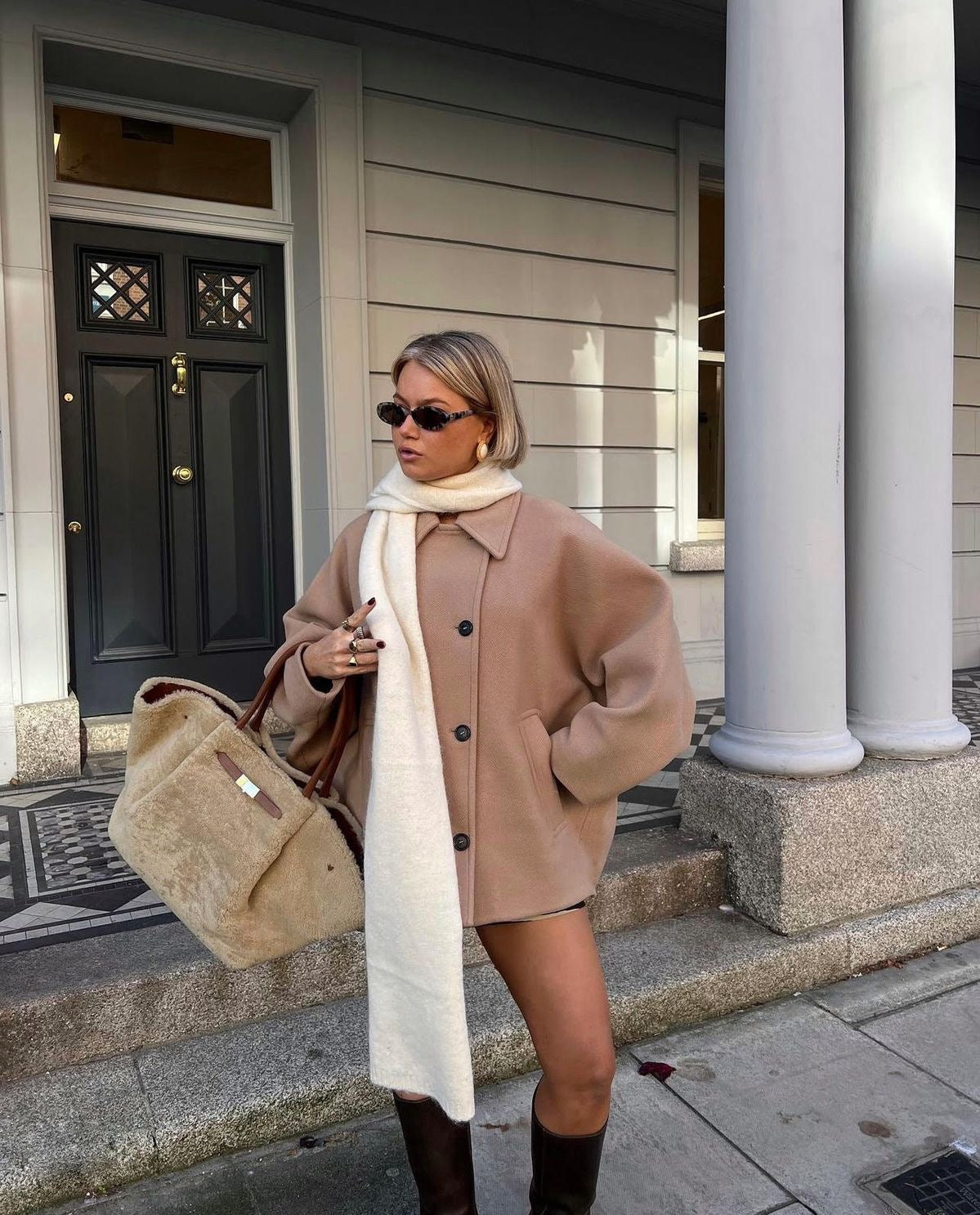 Moderne ChicJacke - Elegante Oversized Jacke für stilvolle Tage