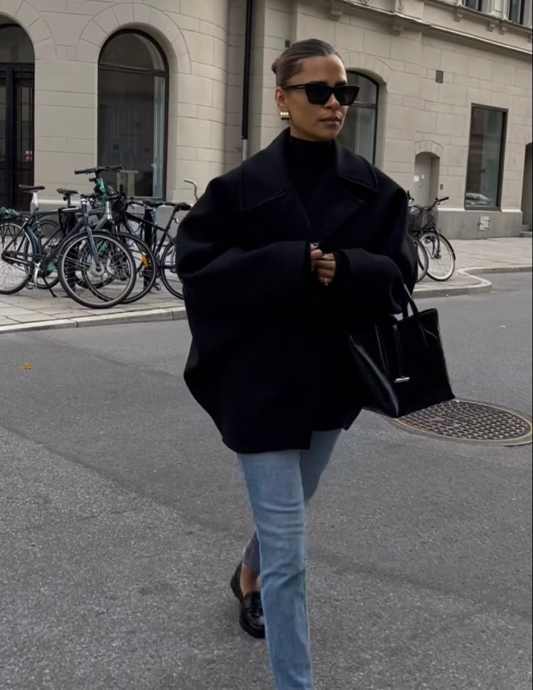 Moderne ChicJacke - Elegante Oversized Jacke für stilvolle Tage