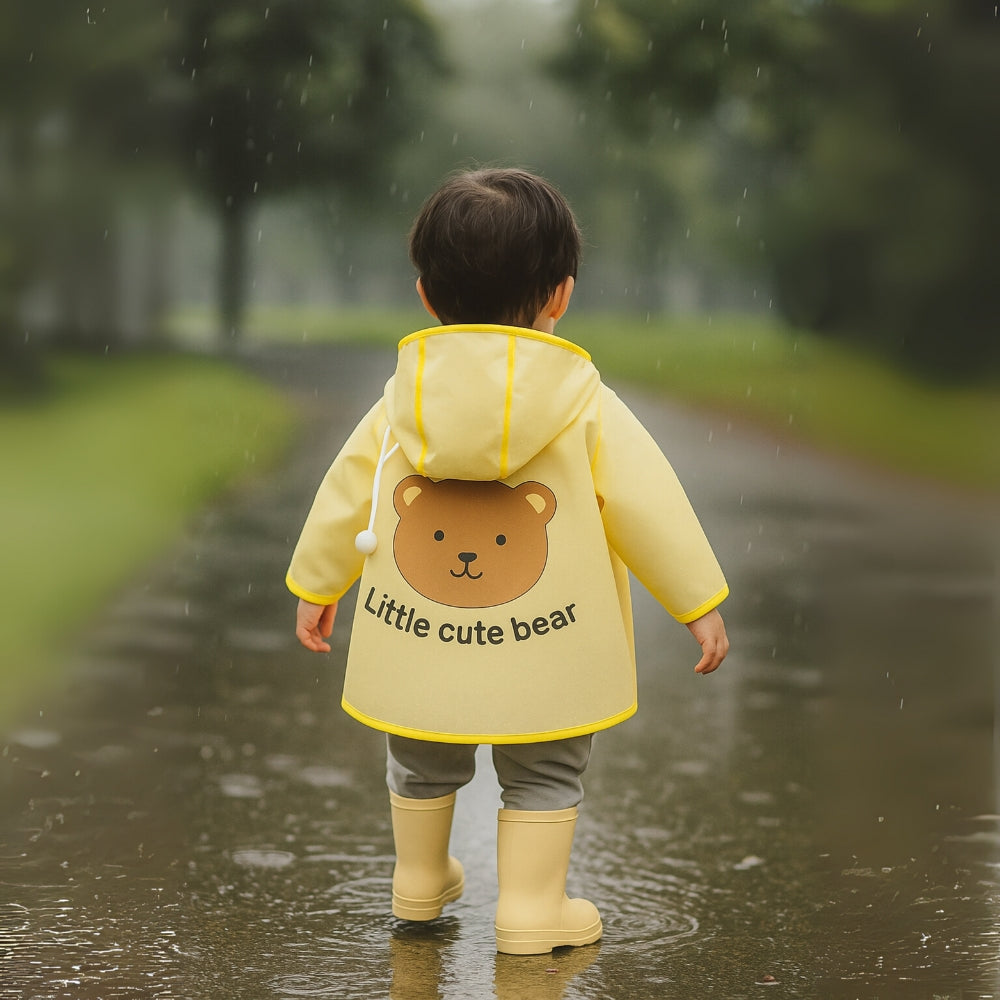 Magischer Kinder-Regenmantel – Schützend und Verspielt im Regen