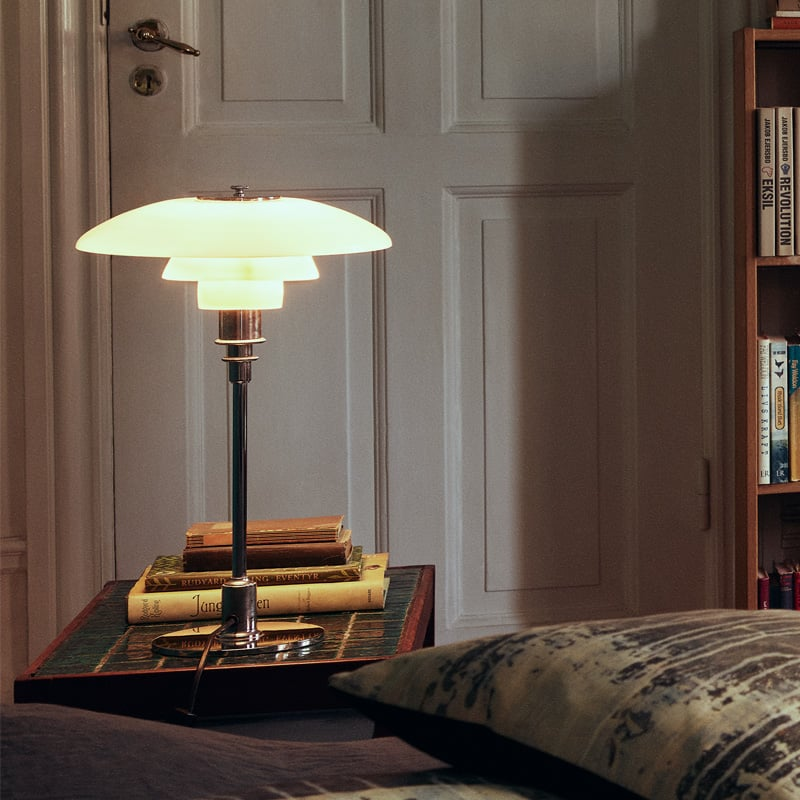 Design Tischlampe mit Glas-Schirm – Stimmungsvolles Licht und Minimalistische Eleganz