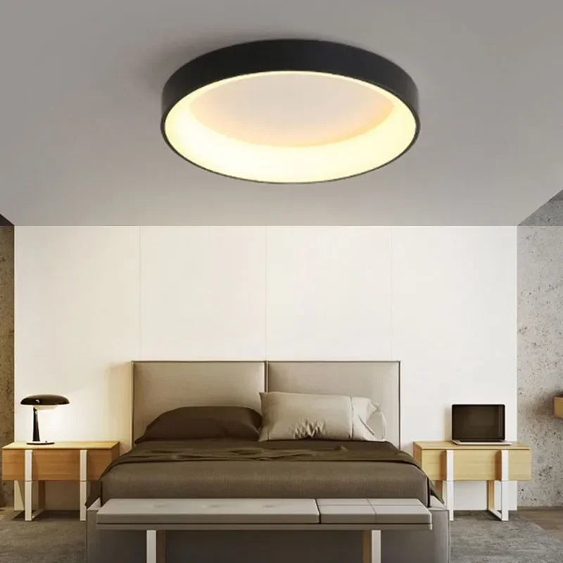 Runde LED-Deckenleuchte im minimalistischen Stil