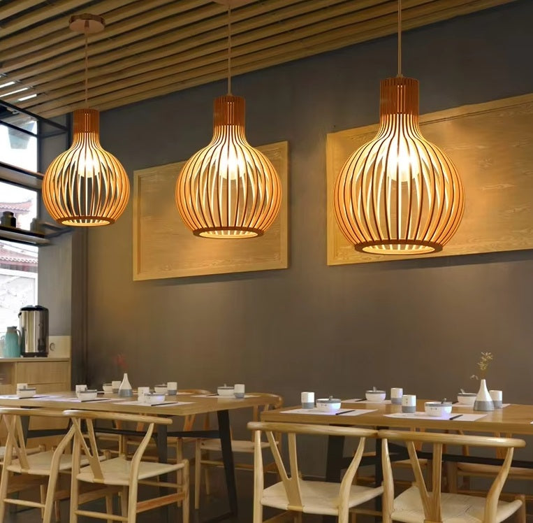 Natura Orb Hängeleuchte – Organisches Holzdesign für Gemütliche Interiors