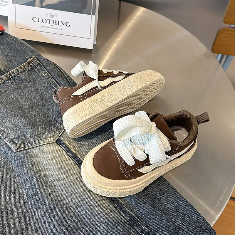 Verspielte Kindersneakers – Komfort und Stil bei jedem Schritt