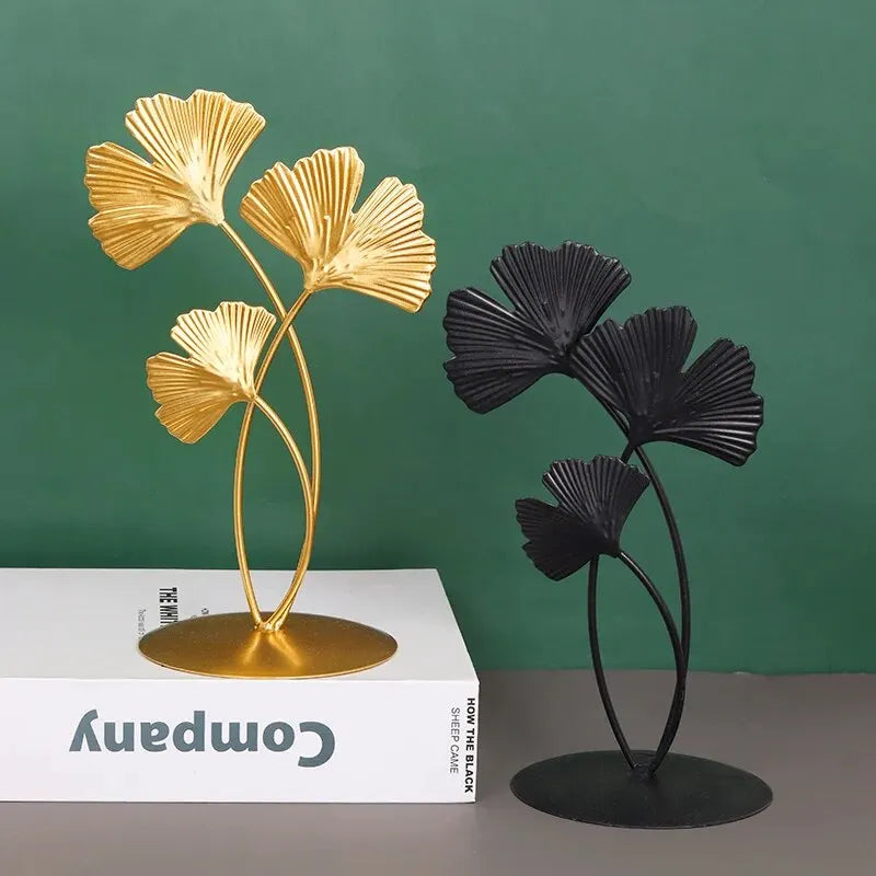 Goldene Ginkgo-Dekoration