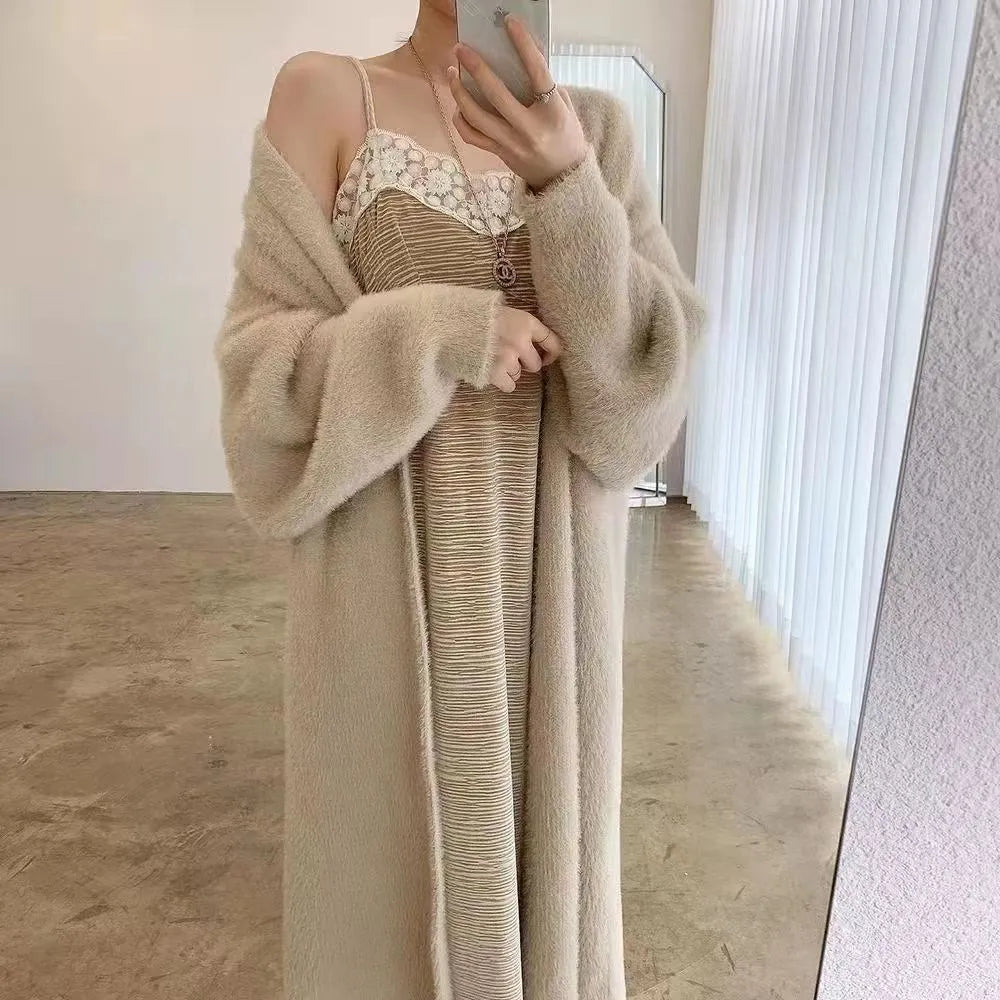 Langer Fluffy Cardigan für Damen – Weicher Kaschmirmix in Neutralton
