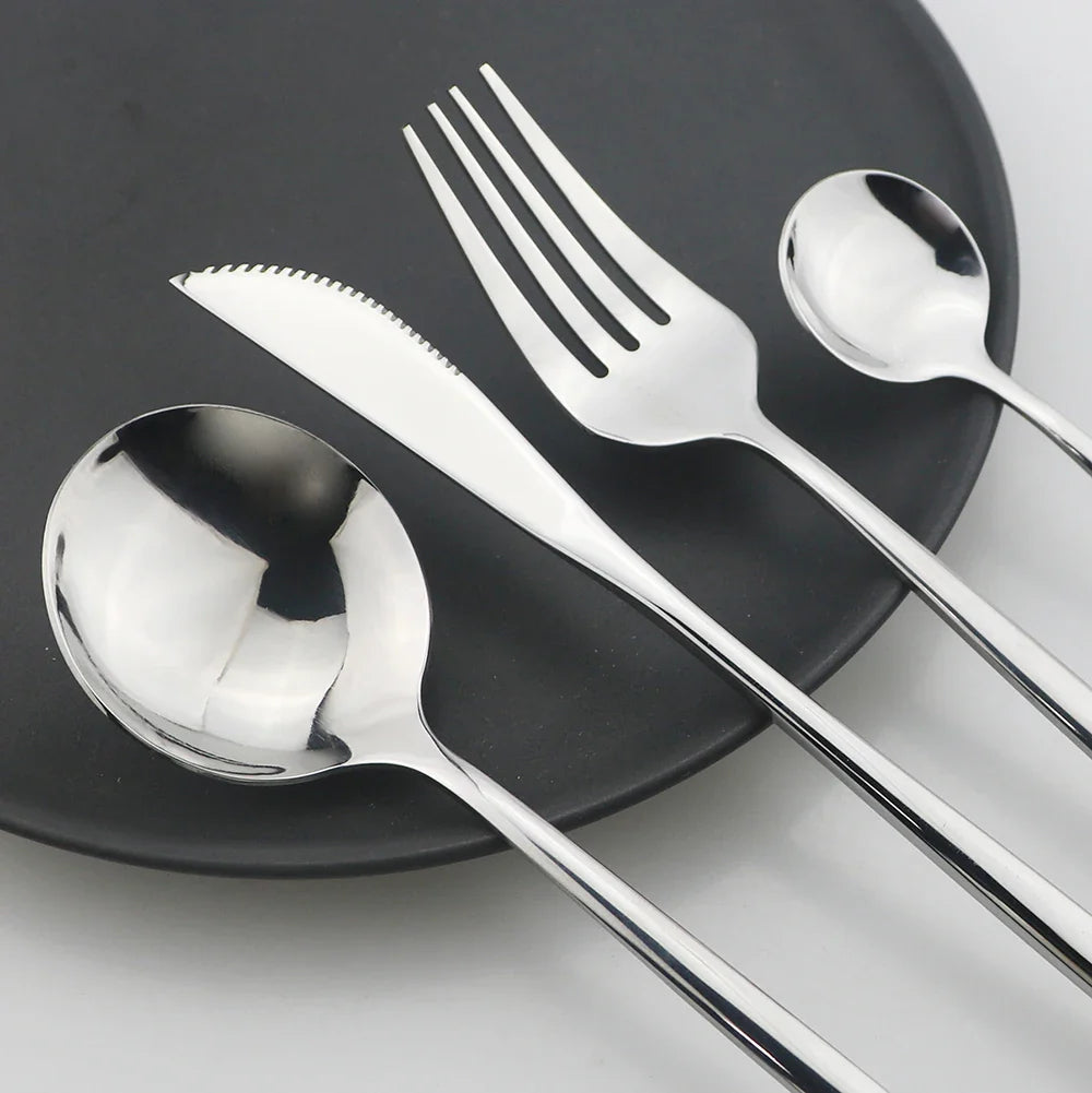 Goldene Luxus Besteckset – Für eine elegante Tischdekoration
