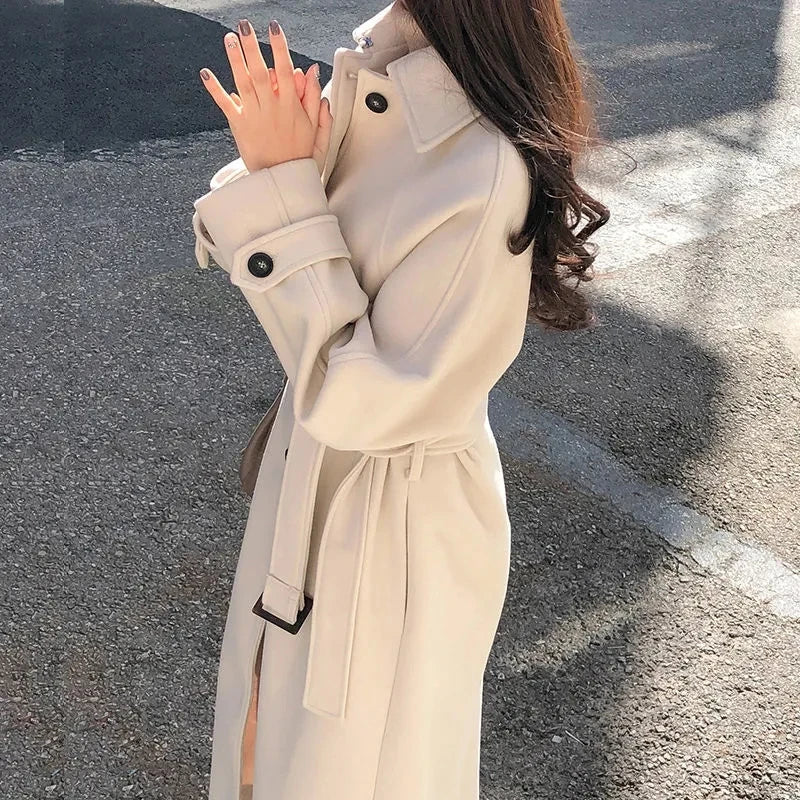 Langer Damenmantel mit Gürtel – Elegant und Warm für den Winter