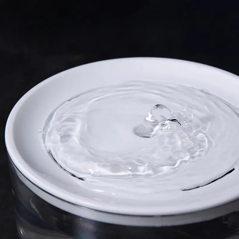 Automatischer Zirkulierender Trinkbrunnen für Haustiere – Stilvolle und Stille Hydratation