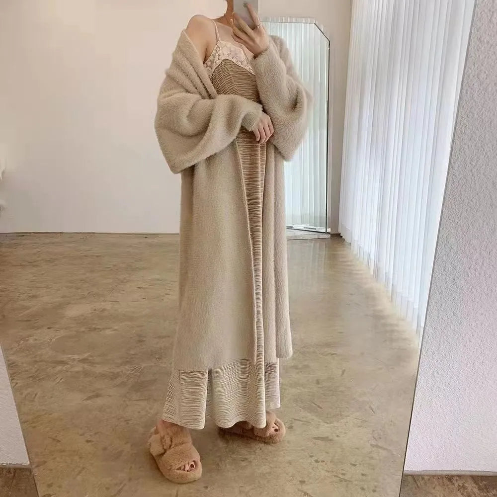 Langer Fluffy Cardigan für Damen – Weicher Kaschmirmix in Neutralton