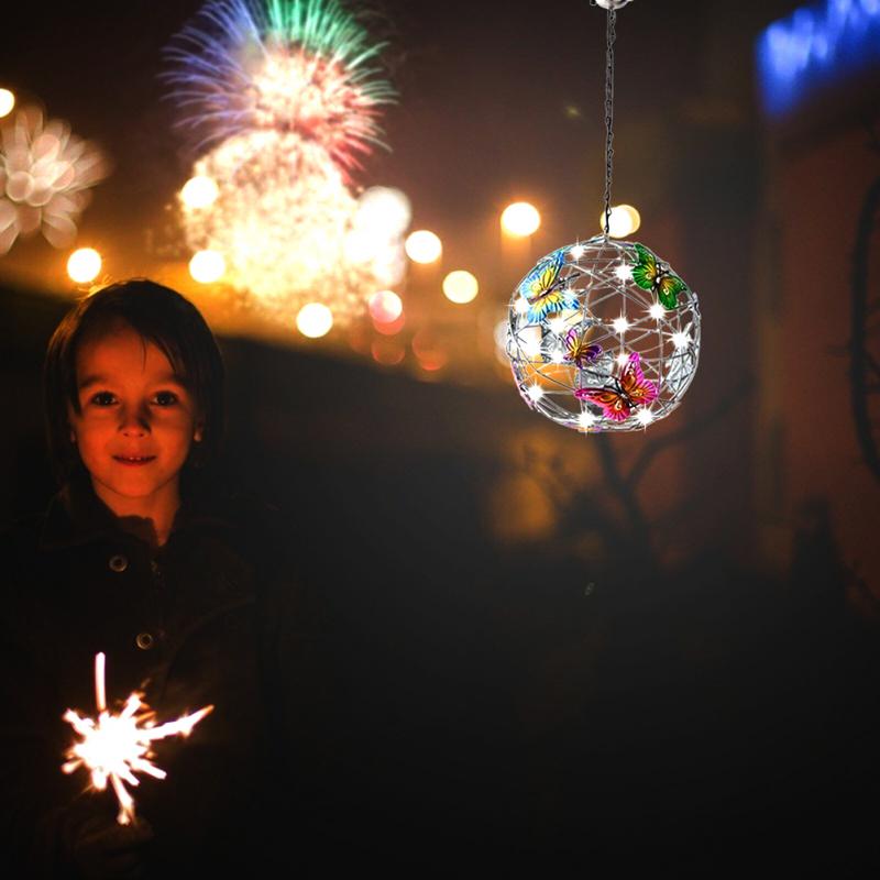 GlowSphere – Solarbetriebene LED-Gartenleuchte mit Schmetterlingsdesign.