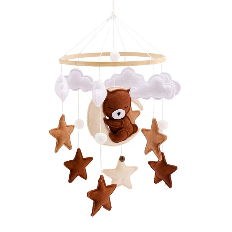 Holz-Wiegemobil mit Filz-Bären – Beruhigendes und Stilvolles Baby-Accessoire