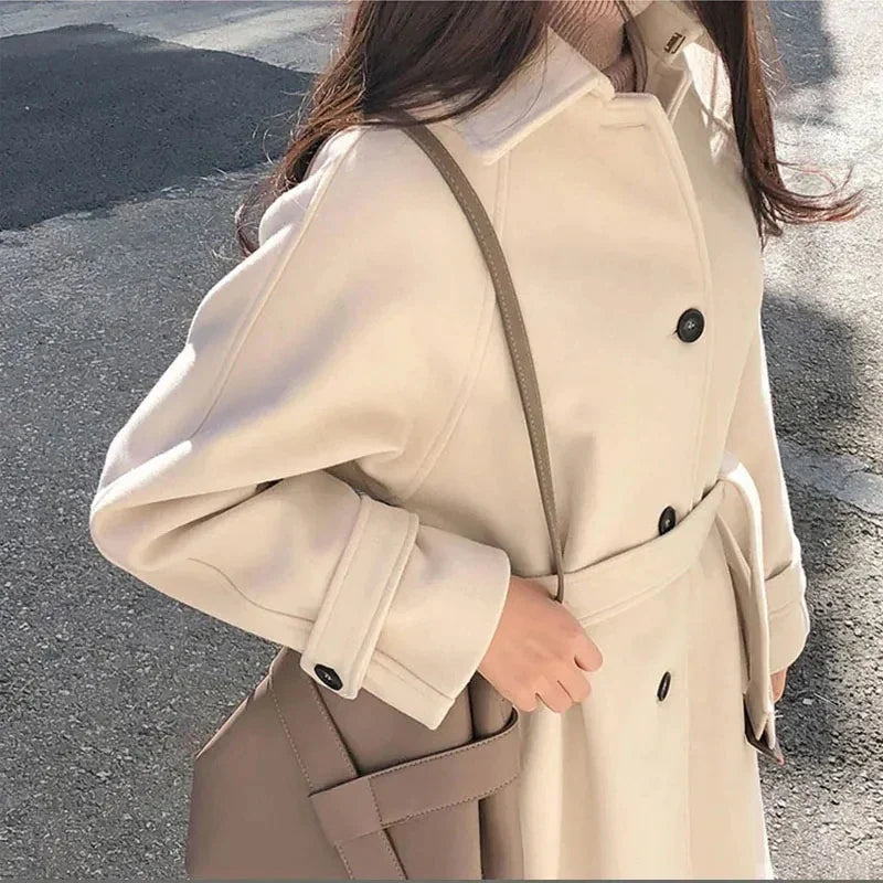 Langer Damenmantel mit Gürtel – Elegant und Warm für den Winter