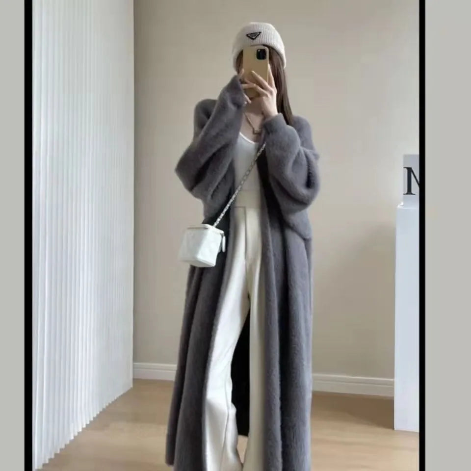 Langer Fluffy Cardigan für Damen – Weicher Kaschmirmix in Neutralton