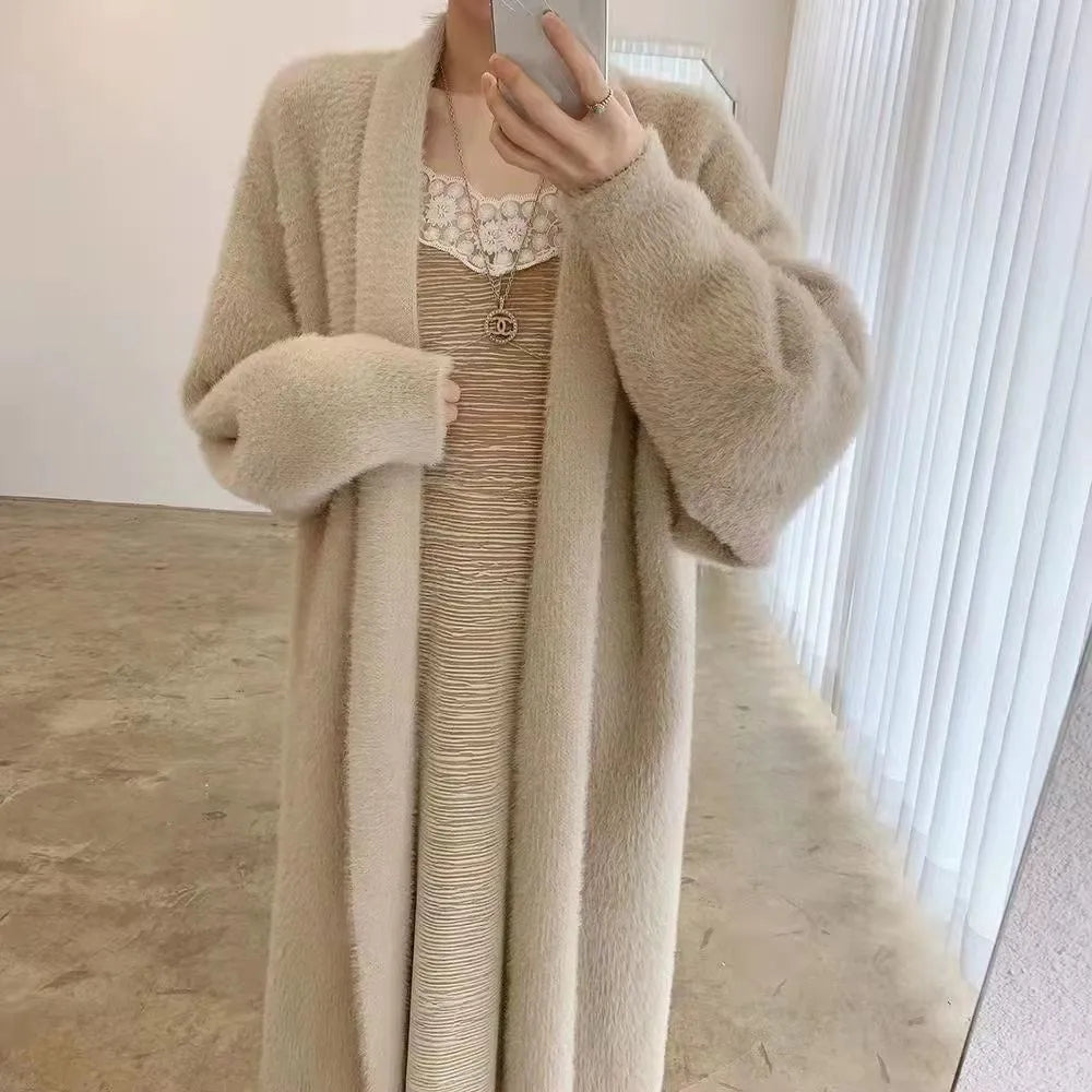 Langer Fluffy Cardigan für Damen – Weicher Kaschmirmix in Neutralton