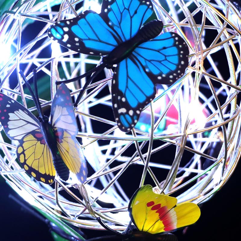 GlowSphere – Solarbetriebene LED-Gartenleuchte mit Schmetterlingsdesign.