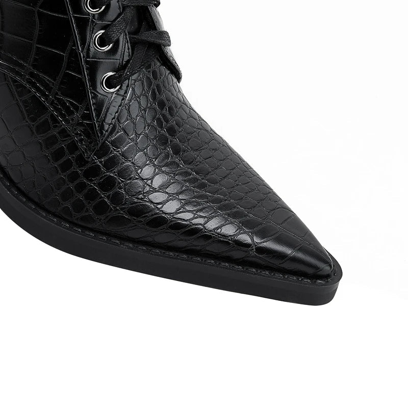 Damen Schnürstiefel mit Krokodilprägung – Western Stil mit Spitze