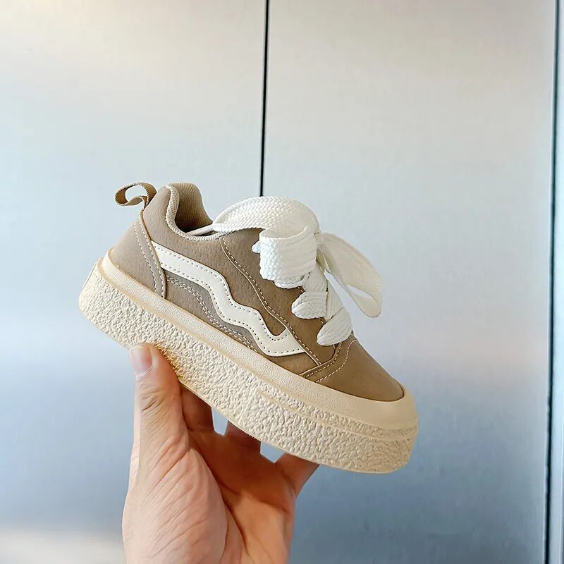 Verspielte Kindersneakers – Komfort und Stil bei jedem Schritt