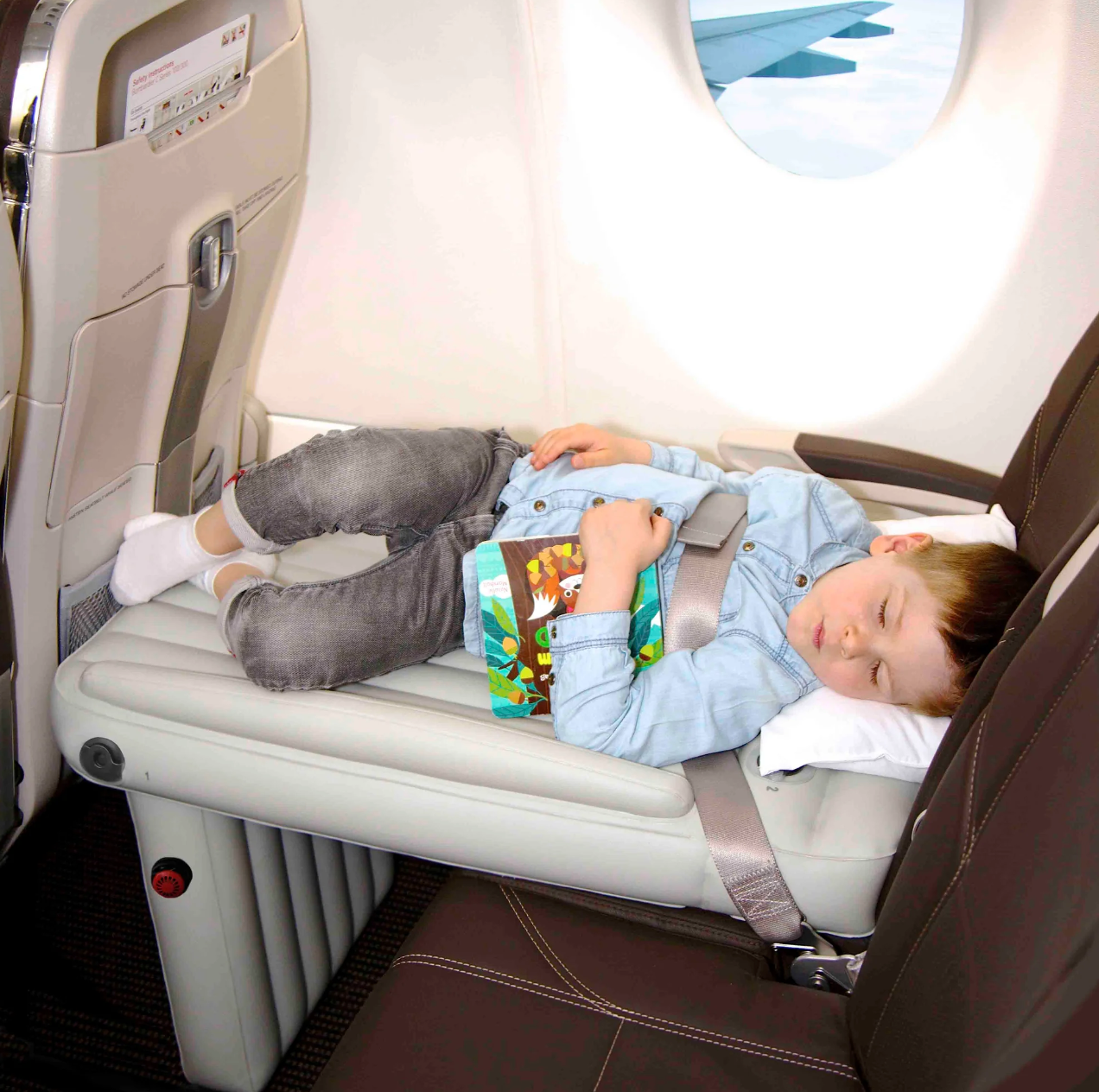 KidComfort Aufblasbares Flugzeugbett – Bequem und praktisch für Kinder