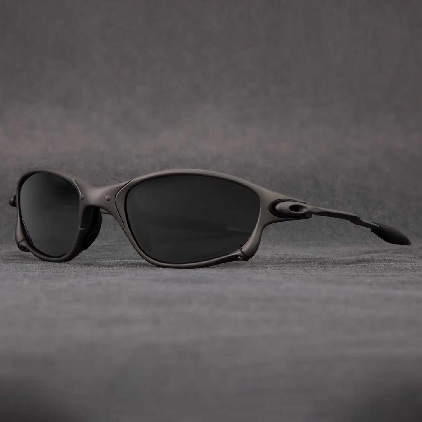 Sportliche Polarisierte Sonnenbrille – Metallrahmen mit Roten Gläsern