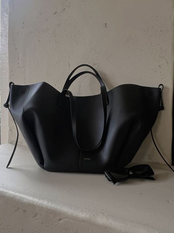 Elegance Tote – Luxuriöse Damenhandtasche mit großzügigem Stauraum