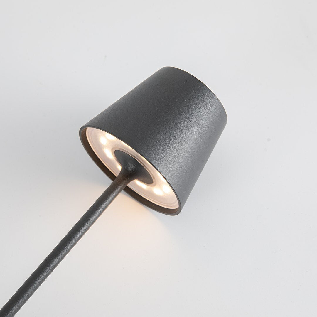 Minimalistische LED-Tischlampe