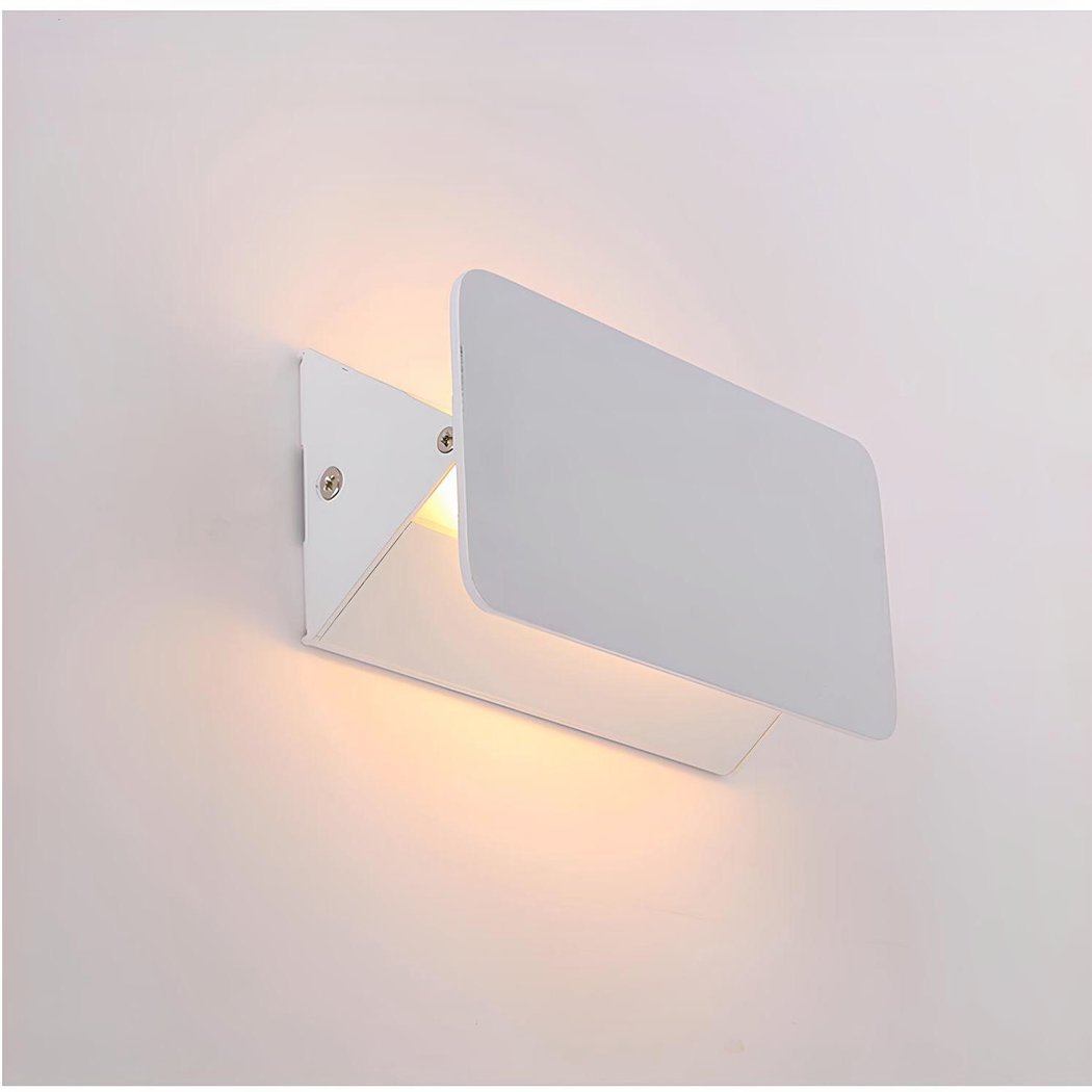 FlexiGlow Moderne Weiße Wandlampe – Verstellbare Klappe für Perfekte Lichtstreuung