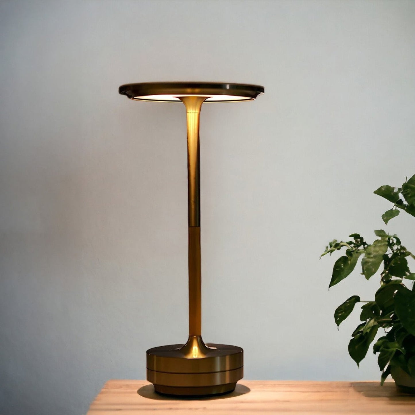 Aura Luxe Tischlampe – Modernes Design mit Warmem und Einstellbarem Licht