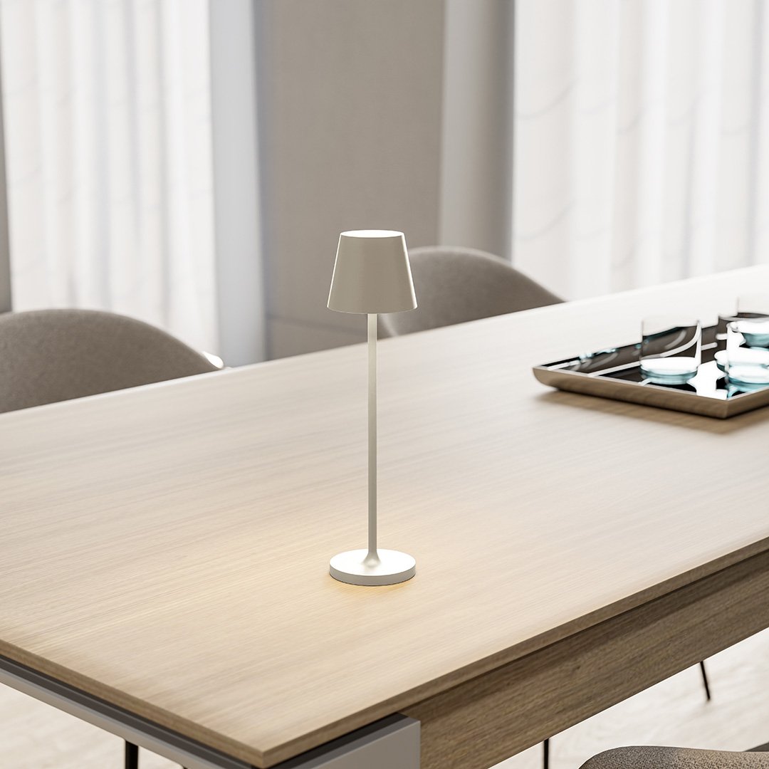 Minimalistische LED-Tischlampe