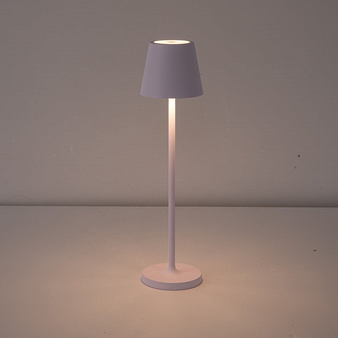 Minimalistische LED-Tischlampe