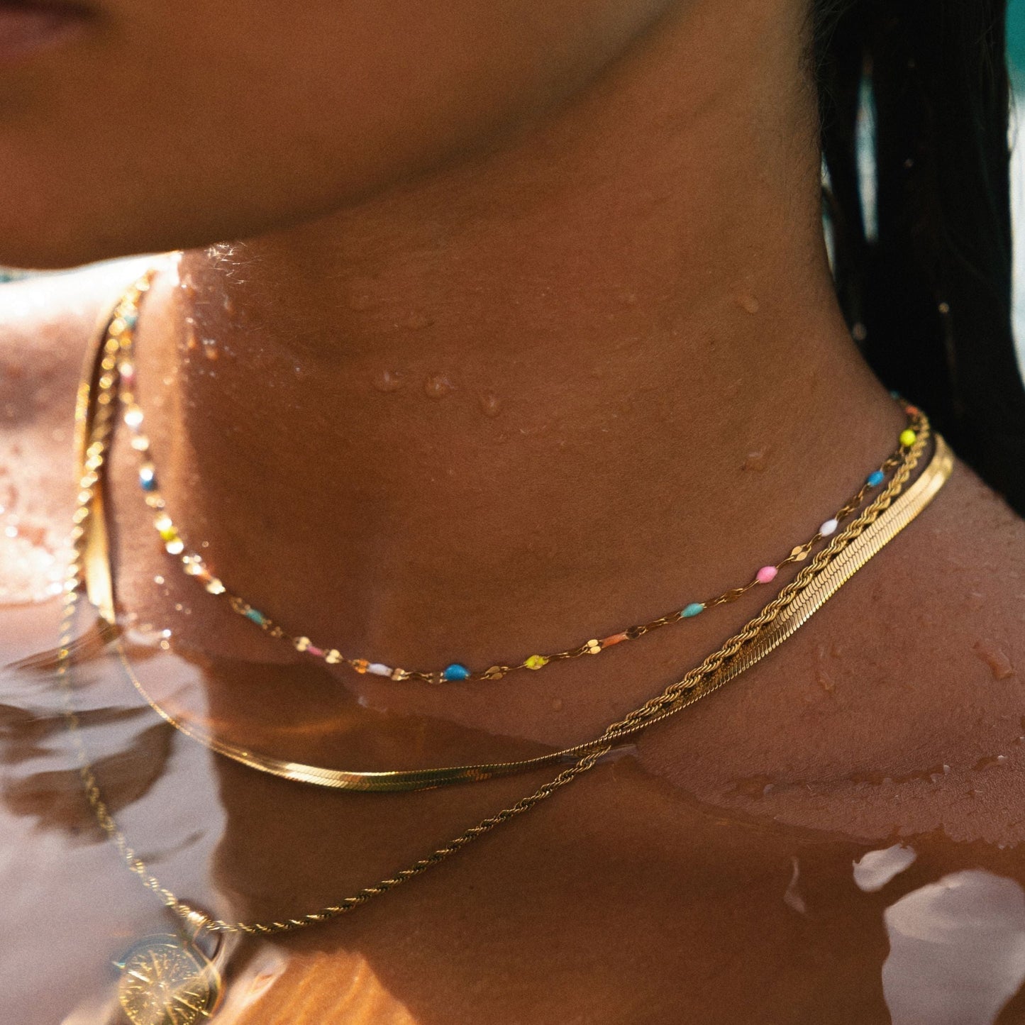 Soléna Choker – Subtile Farbenpracht mit Raffinierten Details