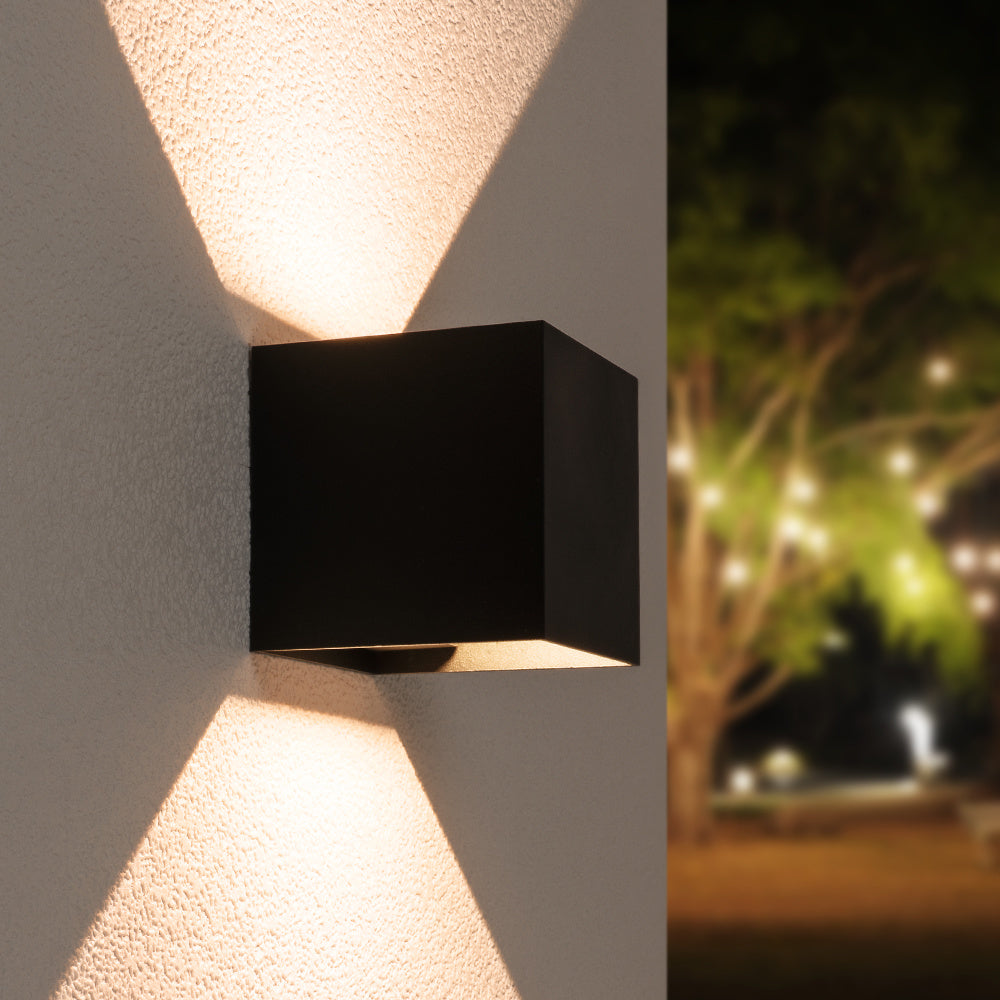 Moderne LED-Wandleuchte für Außen