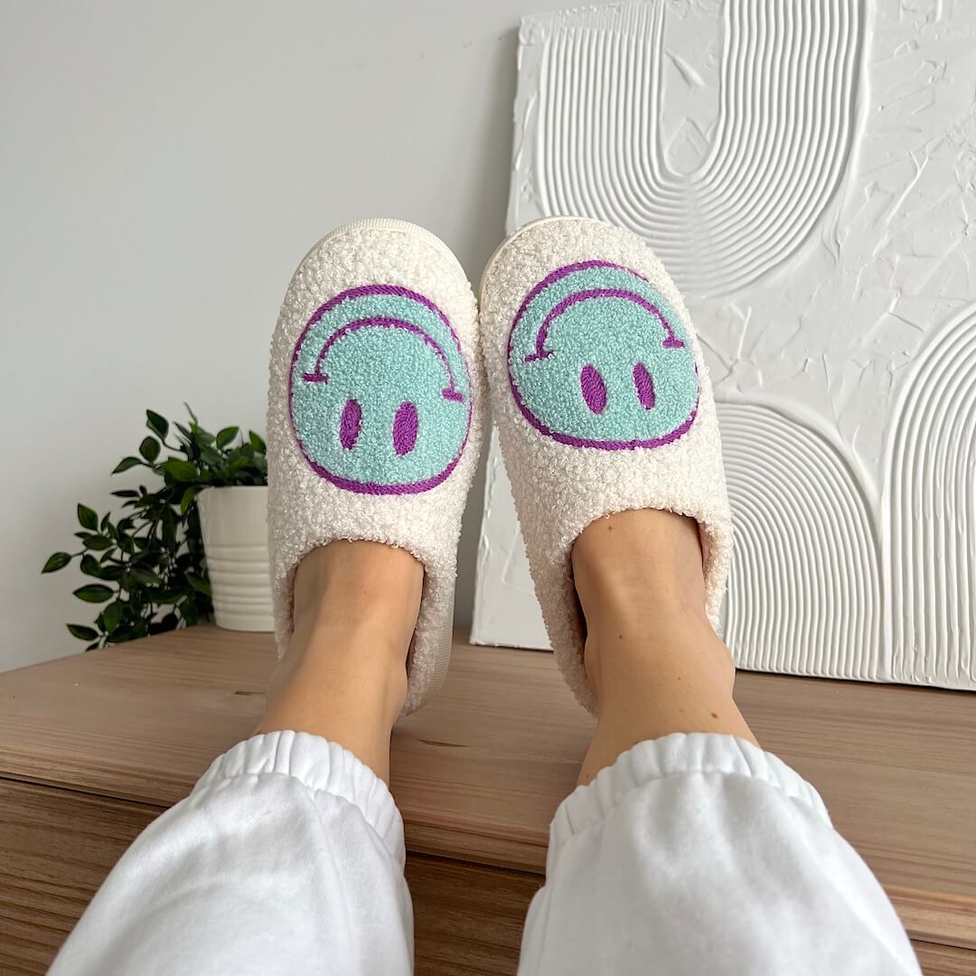 Smiley Comfort Hausschuhe – Für eine fröhliche und warme Atmosphäre